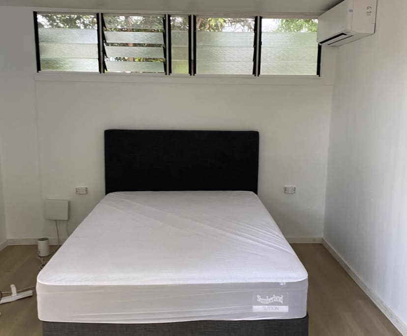 Room in a share house