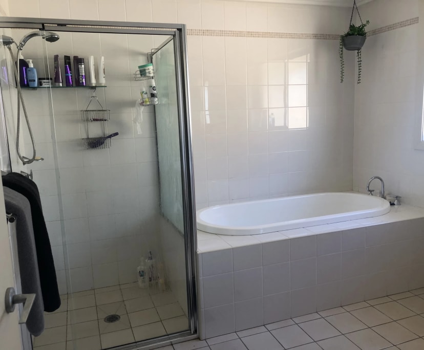 $180, Flatshare, 3 bathrooms, Flinders NSW 2529