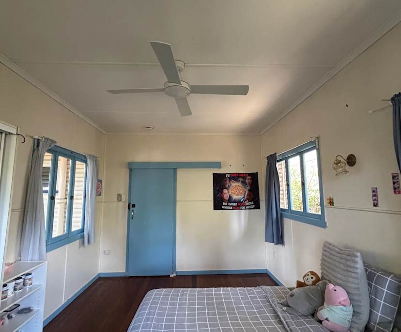 Furnished room in a share house