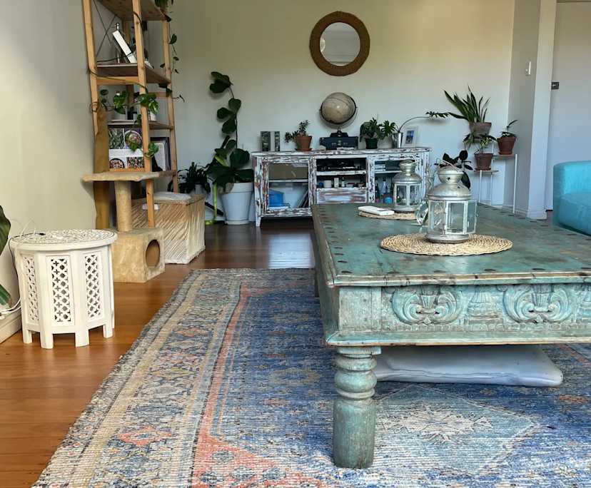 Furnished room in a flatshare