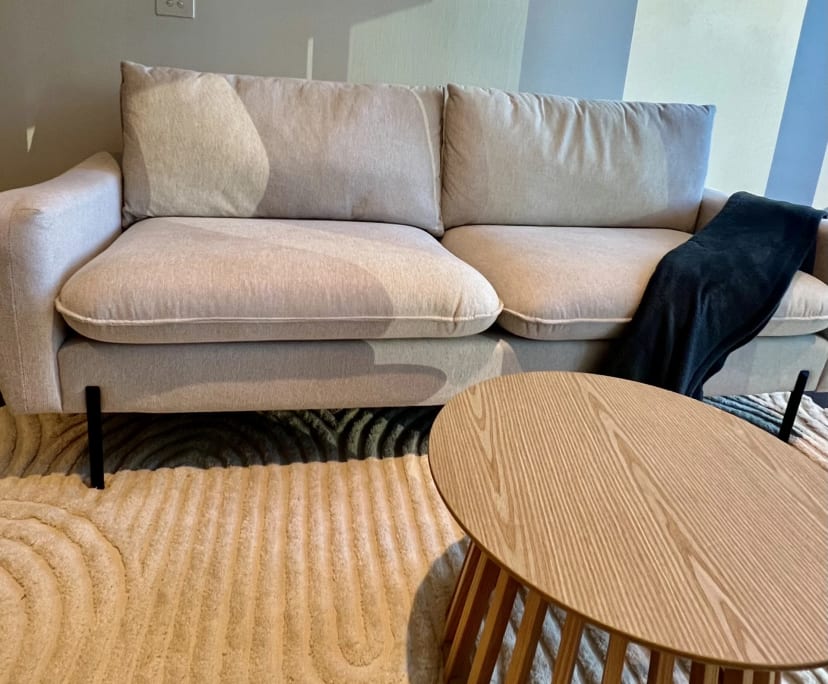Furnished room with ensuite in a flatshare