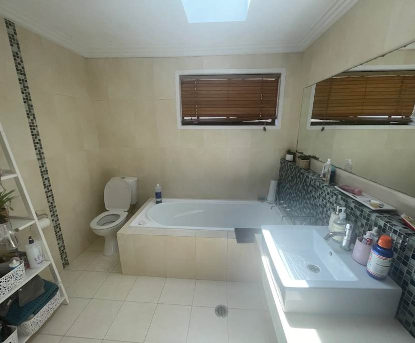Unfurnished room in a share house