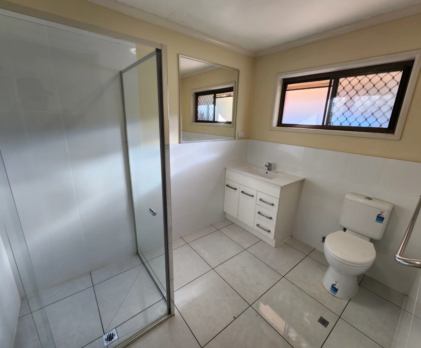 $600, Whole-property, 3 bathrooms, Springwood QLD 4127