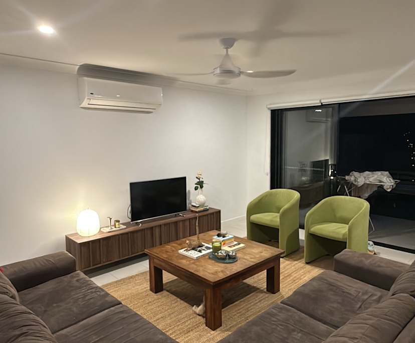 Unfurnished room in a flatshare