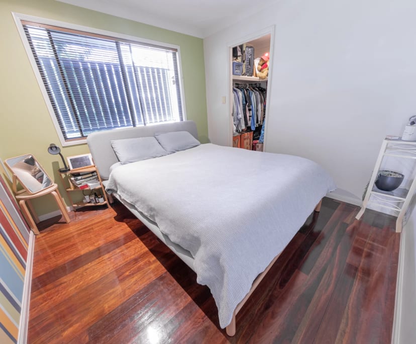 $240, Share-house, 2 bathrooms, Greenslopes QLD 4120