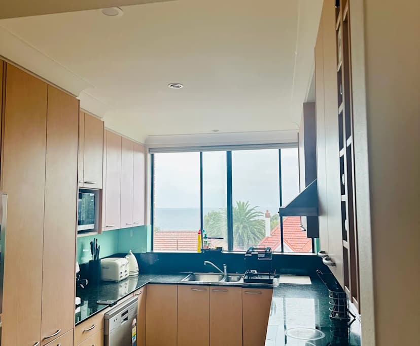 Unfurnished room with ensuite in a flatshare