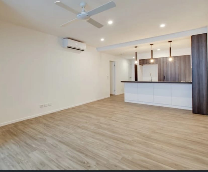 Room for Rent in Cannon Hill, Brisbane 255, Unfur...