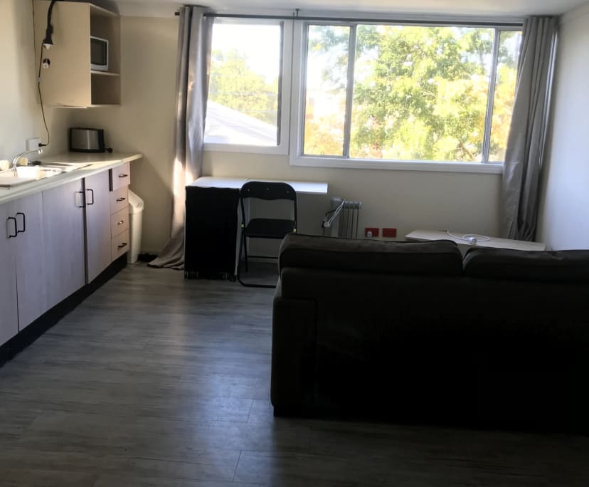 $330, Studio, 1 bathroom, Lismore Heights NSW 2480