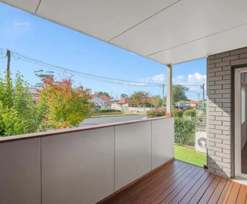 Unfurnished room in a flatshare