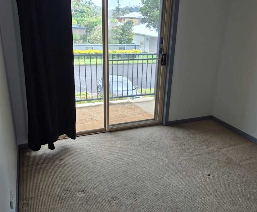 Unfurnished room in a flatshare