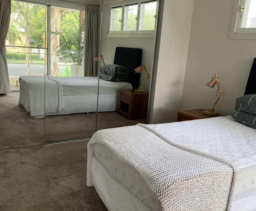 $390, Share-house, 4 bathrooms, Taringa QLD 4068