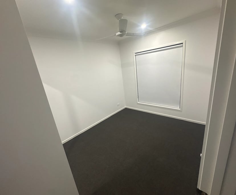 Unfurnished room with own bathroom