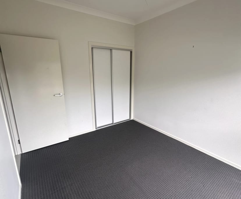 Unfurnished room in a share house