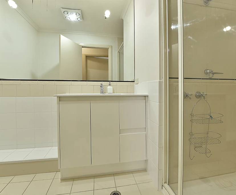$1,060, Whole-property, 2 bathrooms, Melbourne VIC 3000