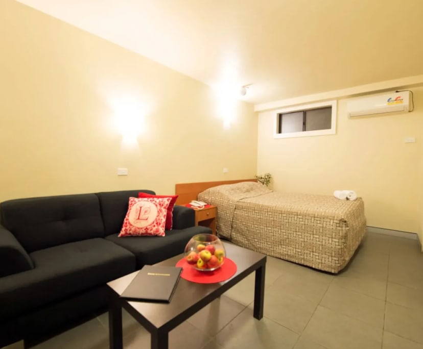 Furnished room in a flatshare