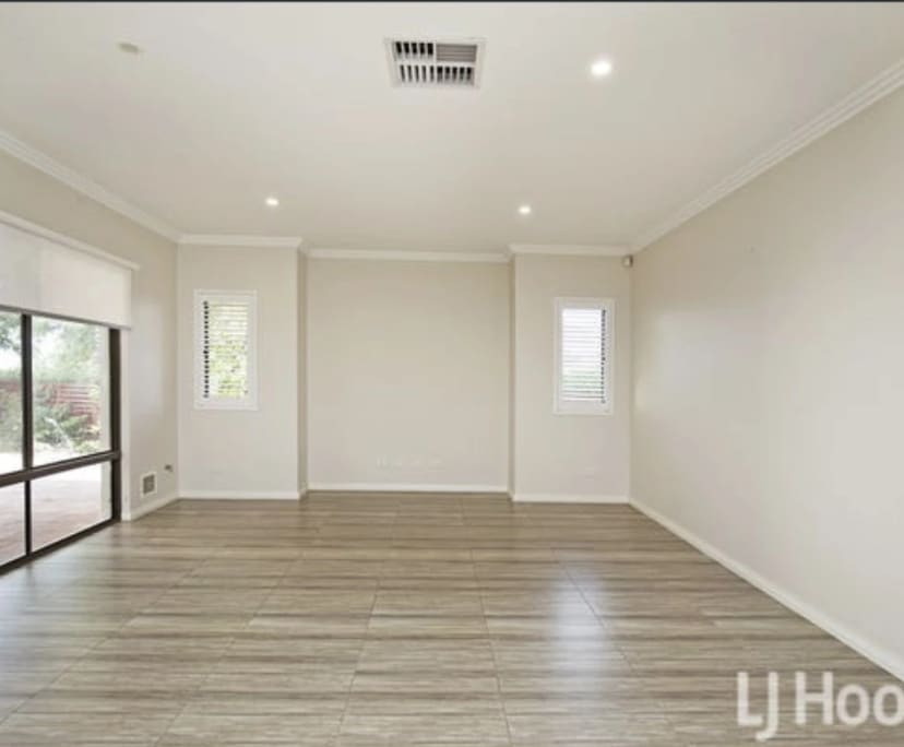 Unfurnished room with own bathroom