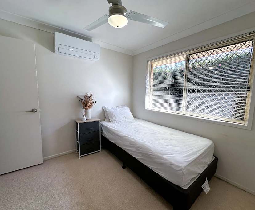$250, Share-house, 4 bathrooms, Kearneys Spring QLD 4350