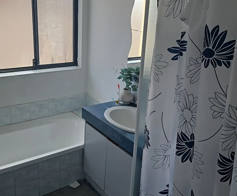 $250, Share-house, 4 bathrooms, Beckenham WA 6107