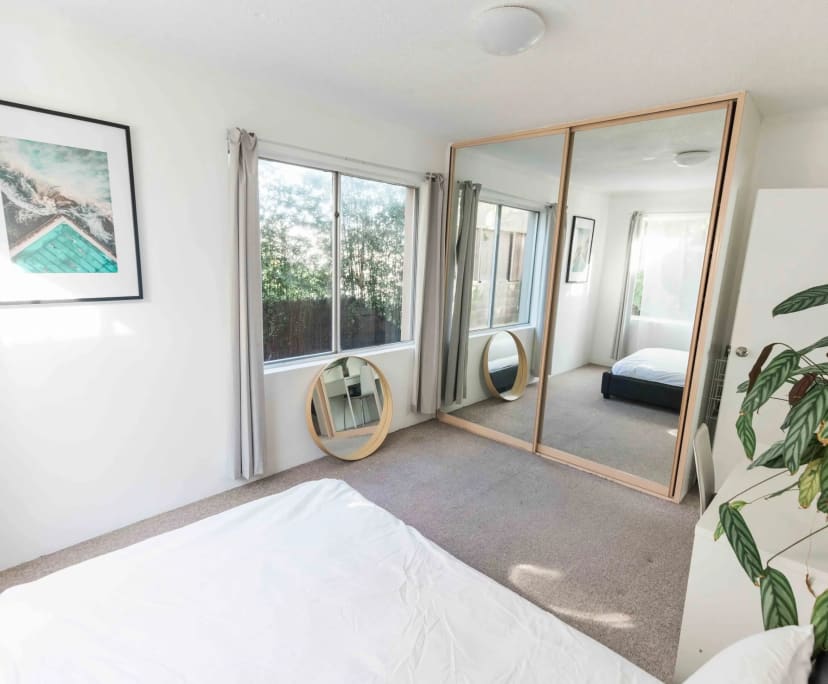 Furnished room in a flatshare