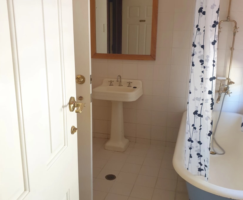 $350, Share-house, 4 bathrooms, Rivervale WA 6103