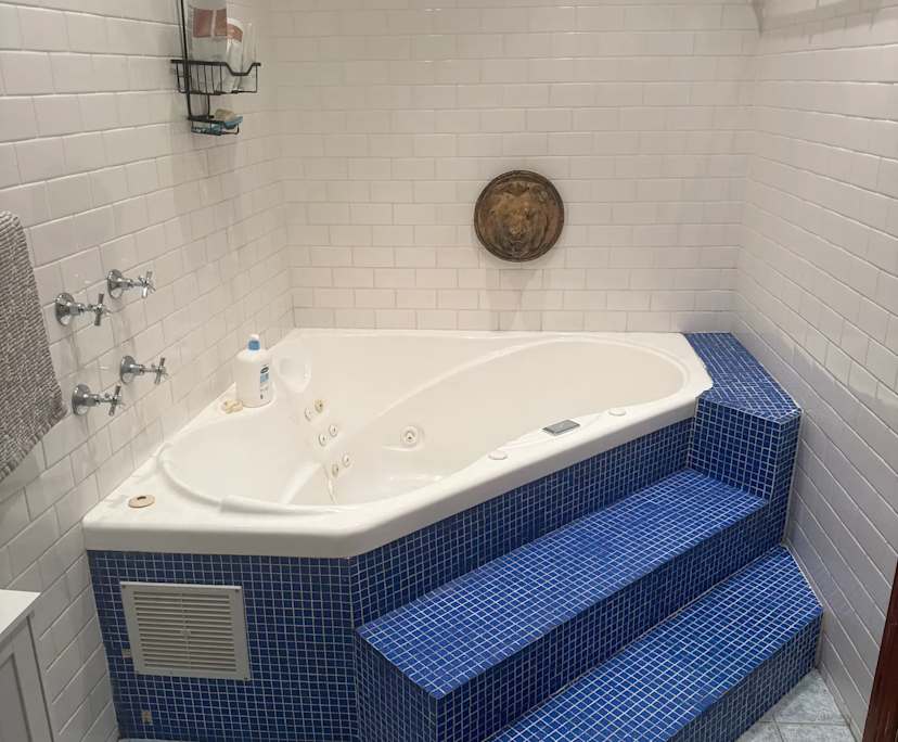 $445, Flatshare, 2 bathrooms, Newtown NSW 2042