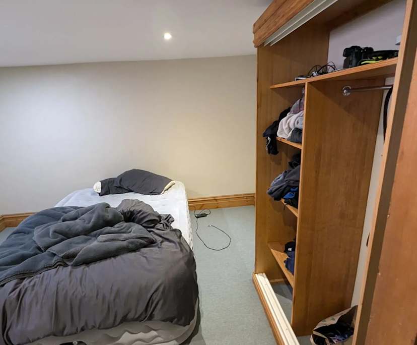 Unfurnished room with own bathroom