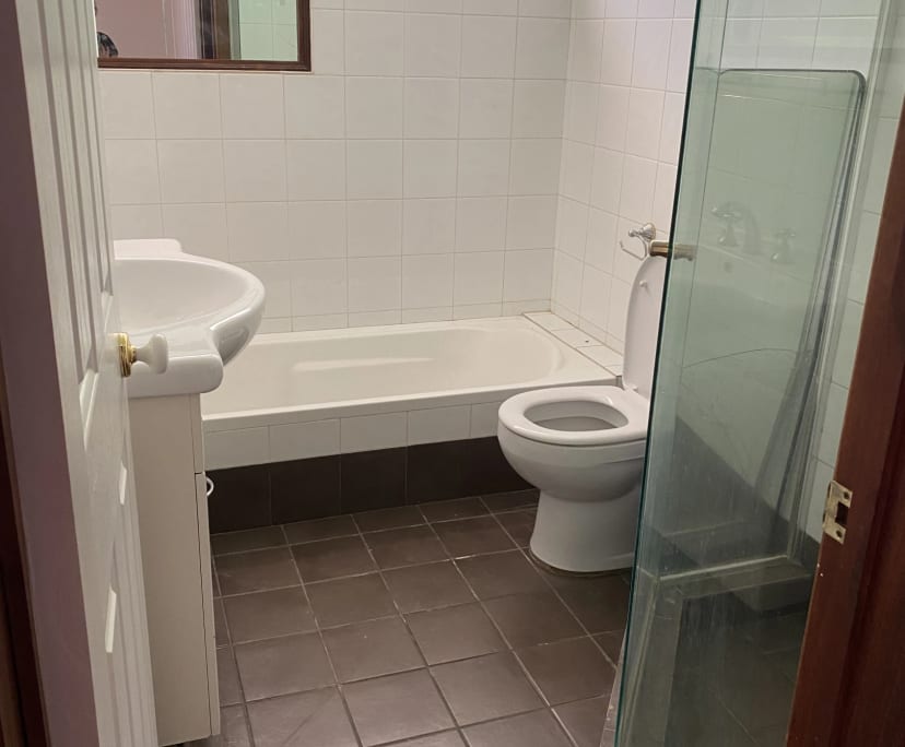 $325, Share-house, 3 bathrooms, Helena Valley WA 6056