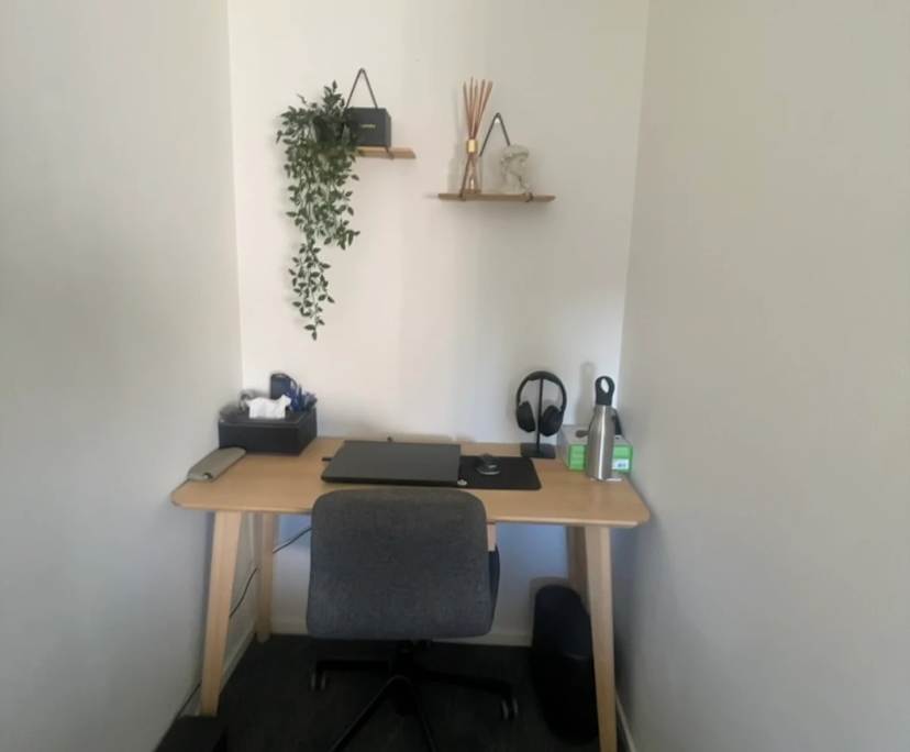 Room in a share house