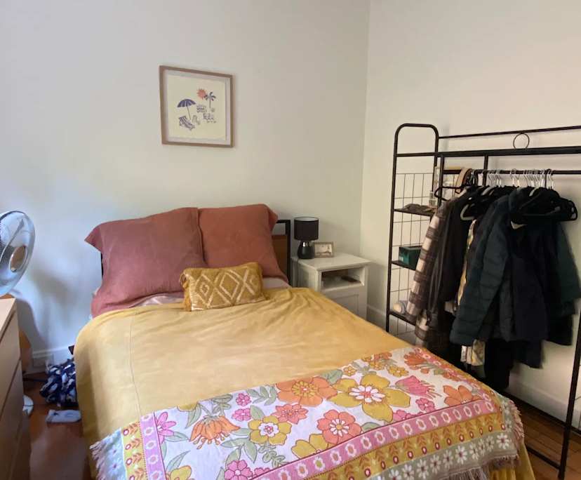 Room in a share house