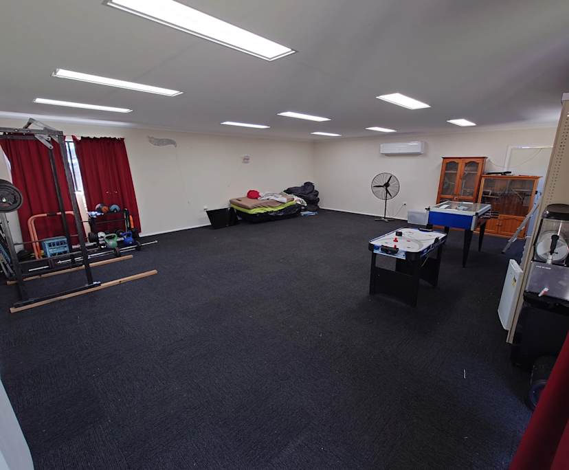 $300, Student-accommodation, 3 bathrooms, Eagleby QLD 4207