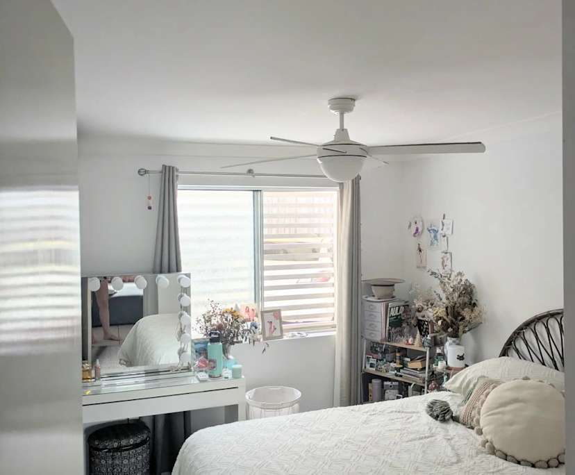 Unfurnished room in a flatshare