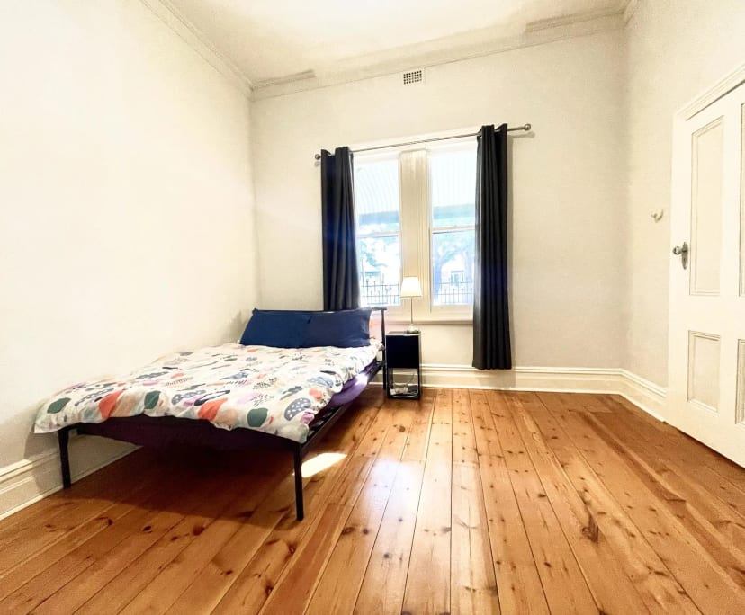 Room in a share house