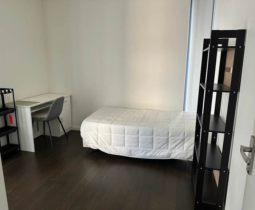 Furnished room in a flatshare