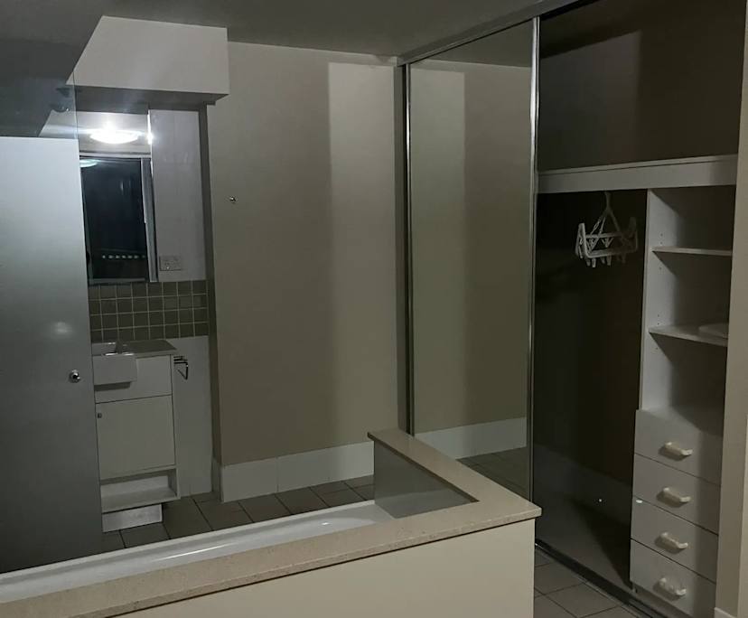 Furnished room with ensuite in a flatshare