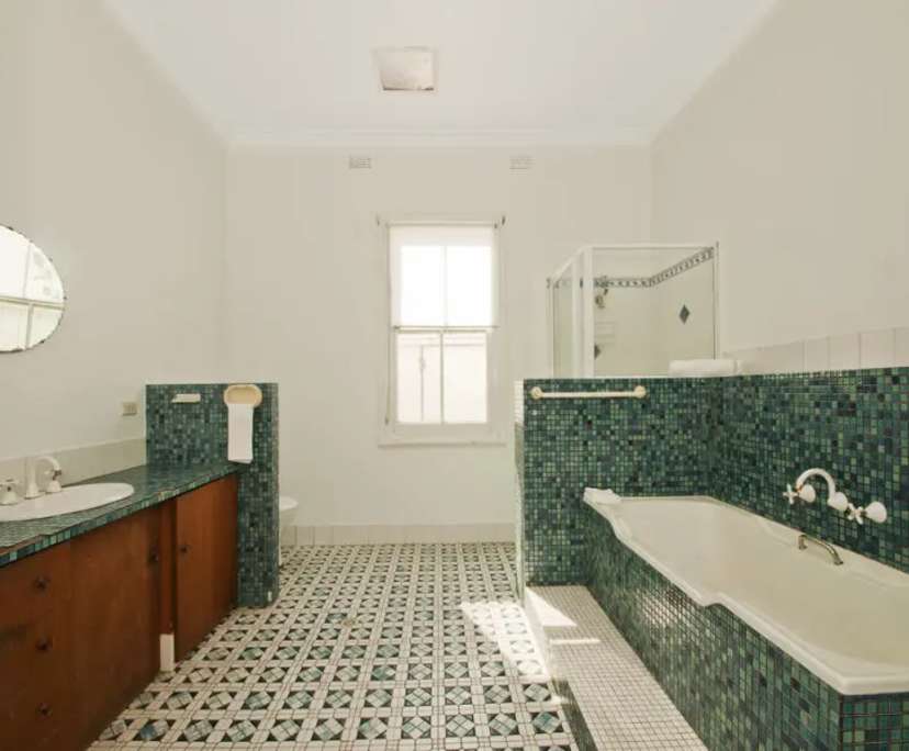 $245, Share-house, 4 bathrooms, West Wollongong NSW 2500