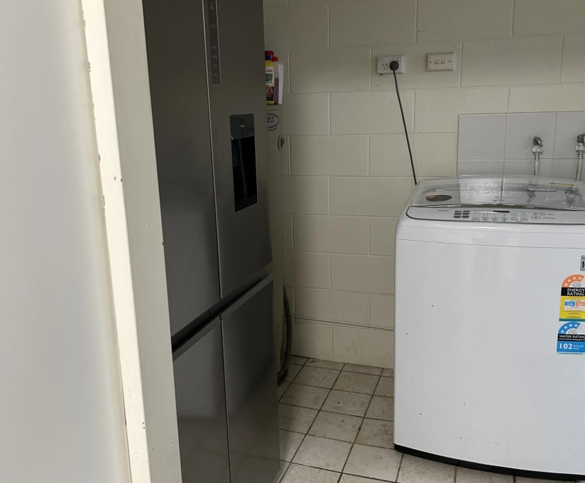 $250, Share-house, 3 bathrooms, Holloways Beach QLD 4878