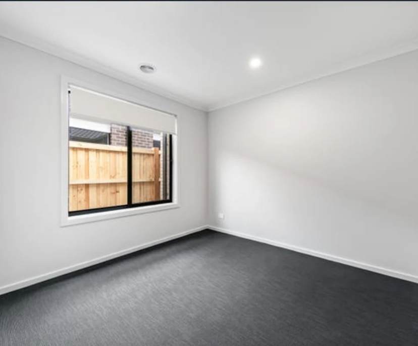 Unfurnished room with own bathroom