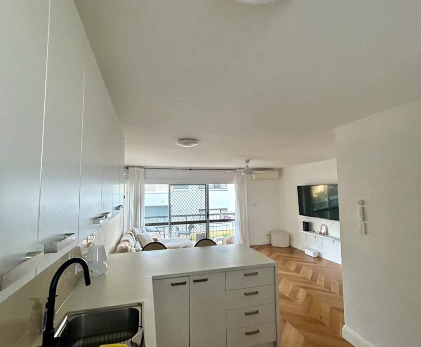 Furnished room in a flatshare
