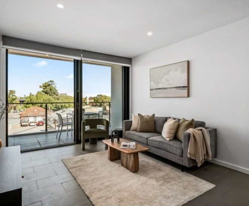 Unfurnished room with own bathroom