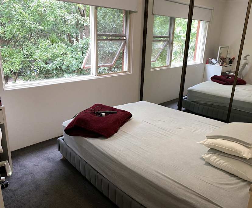 Furnished room in a flatshare