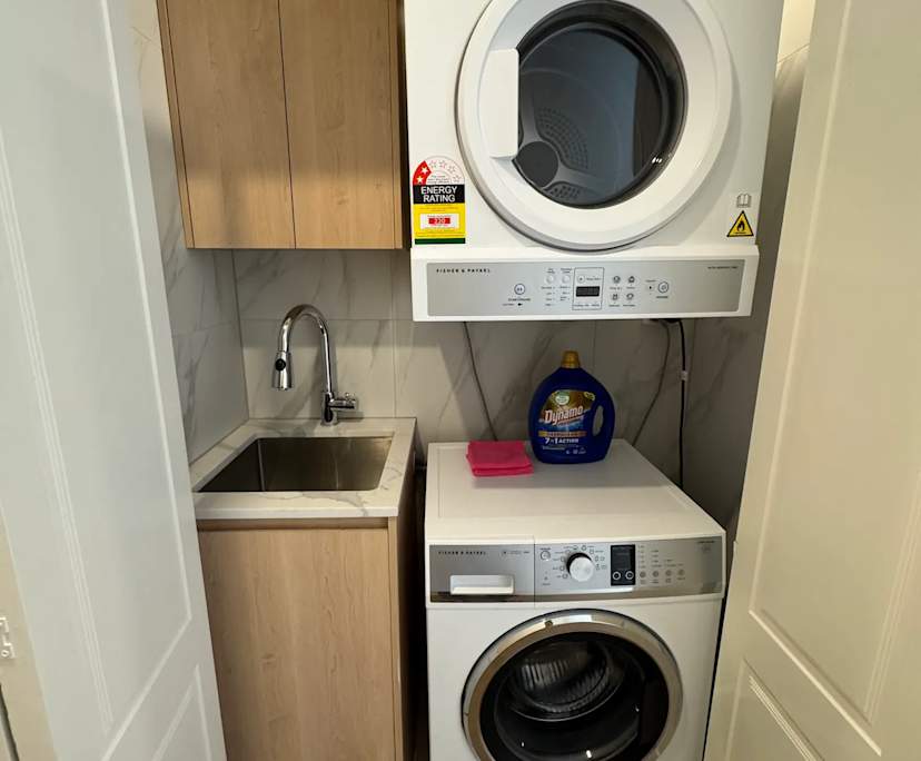 $700, Flatshare, 2 bathrooms, Crows Nest NSW 2065