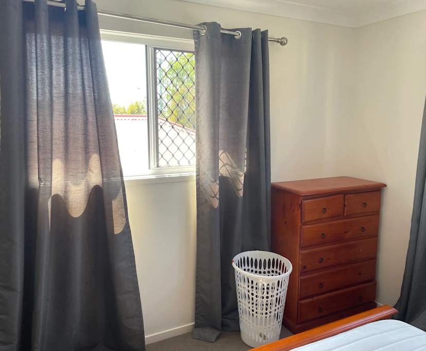 $300, Share-house, 2 bathrooms, Wynnum West QLD 4178