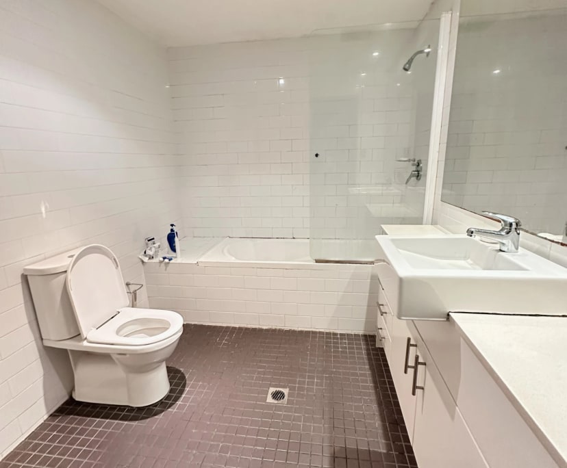 Furnished room in a flatshare