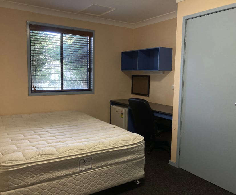 $170-180, Student-accommodation, 3 rooms, Waratah West NSW 2298, Waratah West NSW 2298