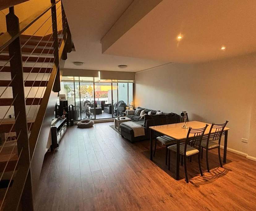 Furnished room with ensuite in a flatshare