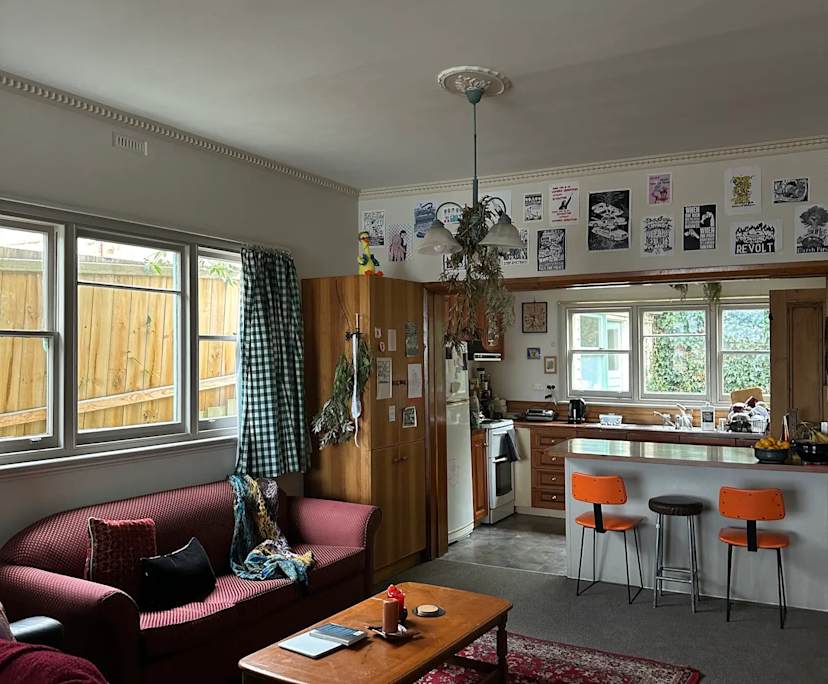 Room in a share house