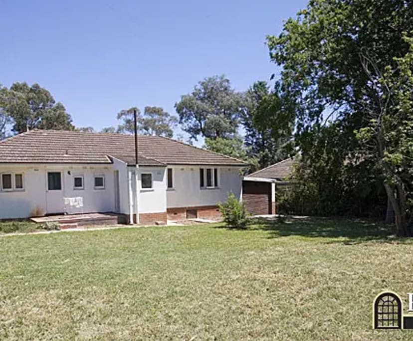Unfurnished room in a share house