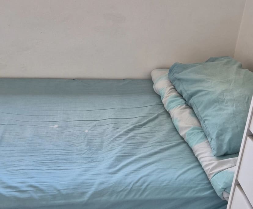 Furnished room in a flatshare