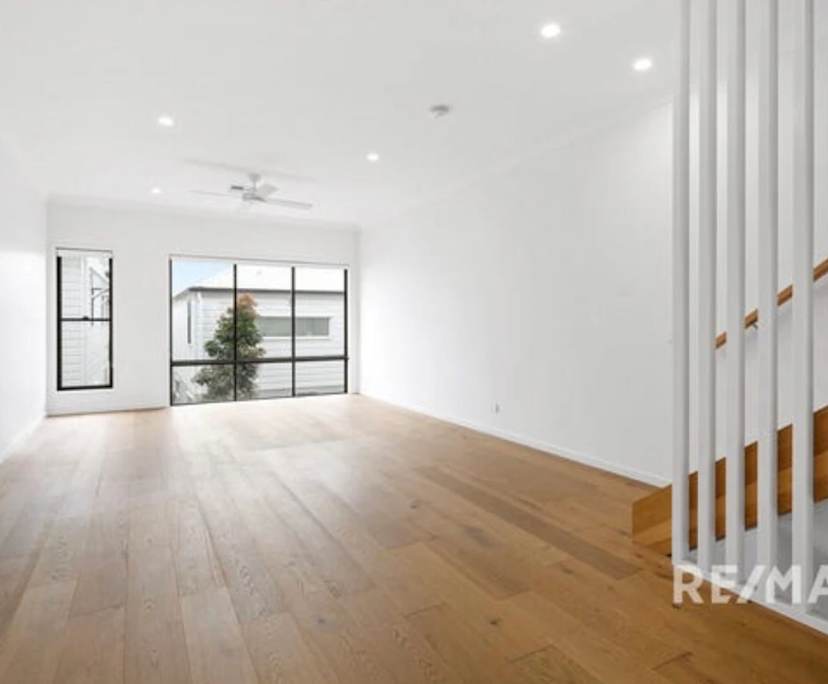 $250, Share-house, 4 bathrooms, Stones Corner QLD 4120