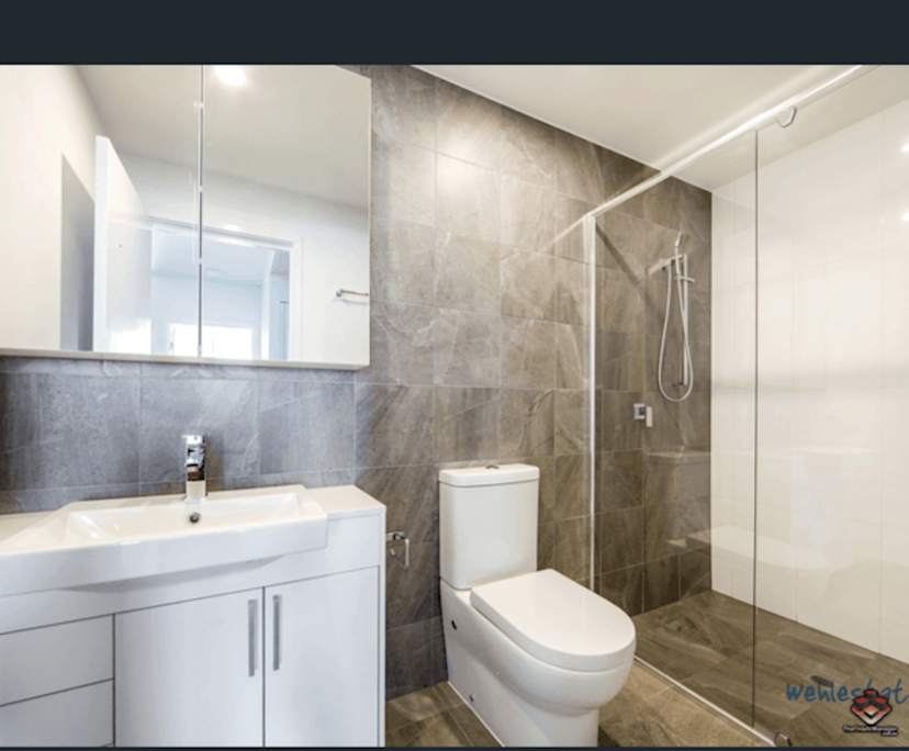 Unfurnished room with own bathroom